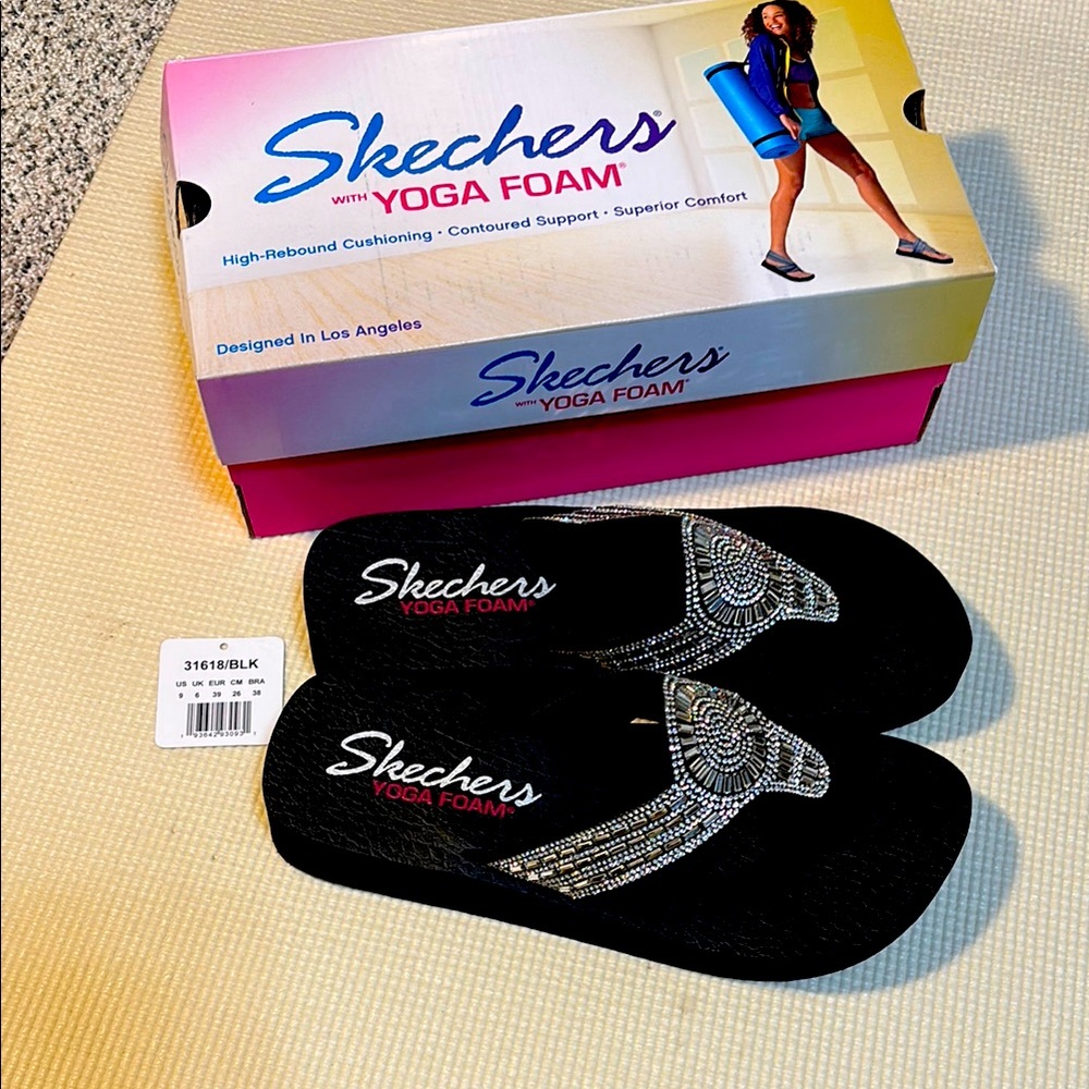 Sketchers Women’s Yoga Foam Sandals
